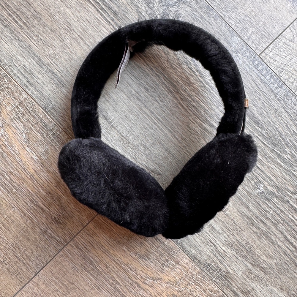 UGG Australia Black Shearling Earmuffs with Leather Trim and Audio Port